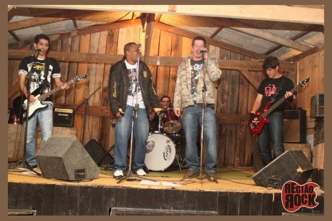 Hey Ho Let's Rock photo 1