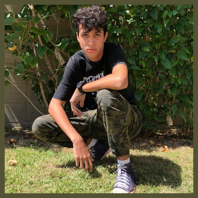 Ian Muniz photo 1