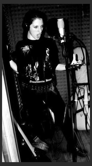 Ilkim Oulanem photo 1