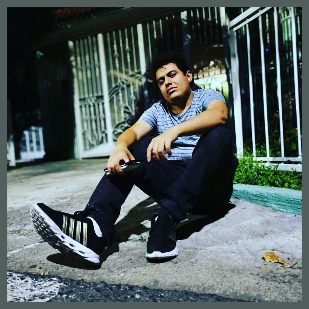 Isaac Parra photo 1