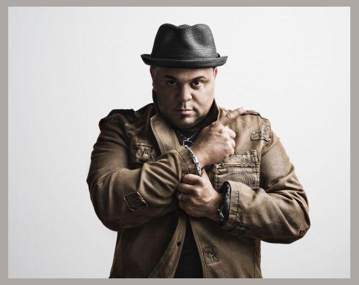 Israel Houghton photo 1