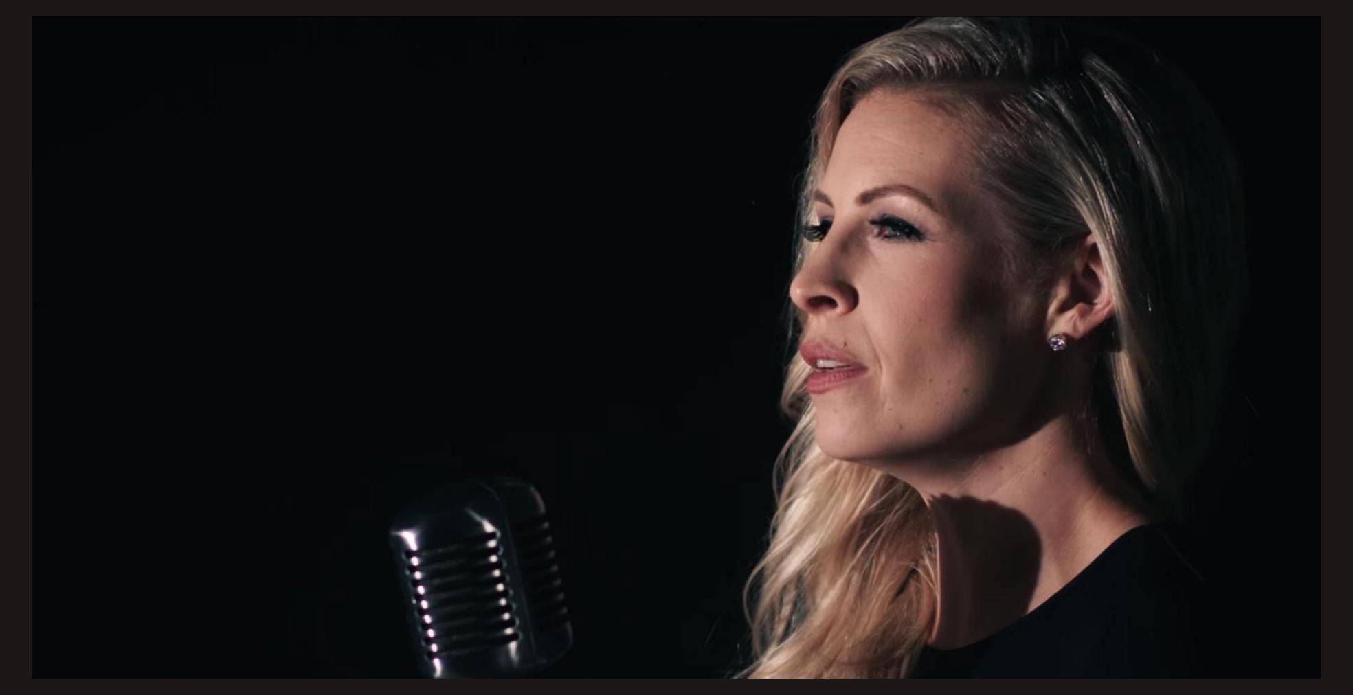 Jenn Johnson photo 1