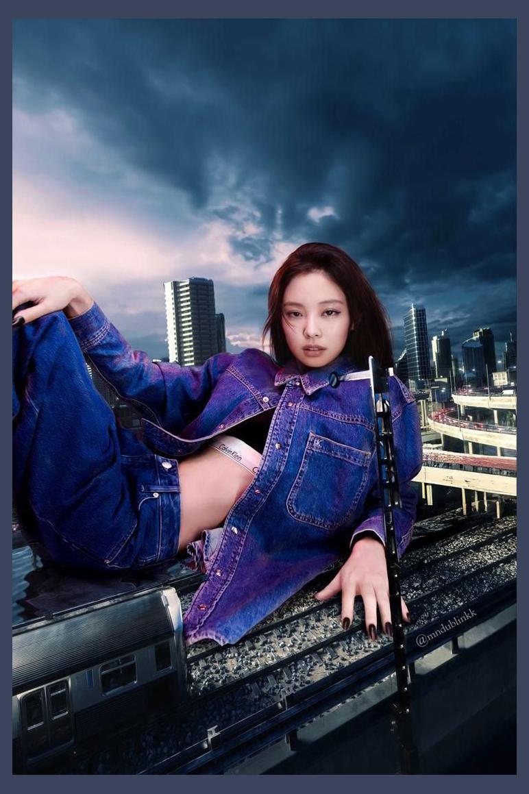 JENNIE photo 1