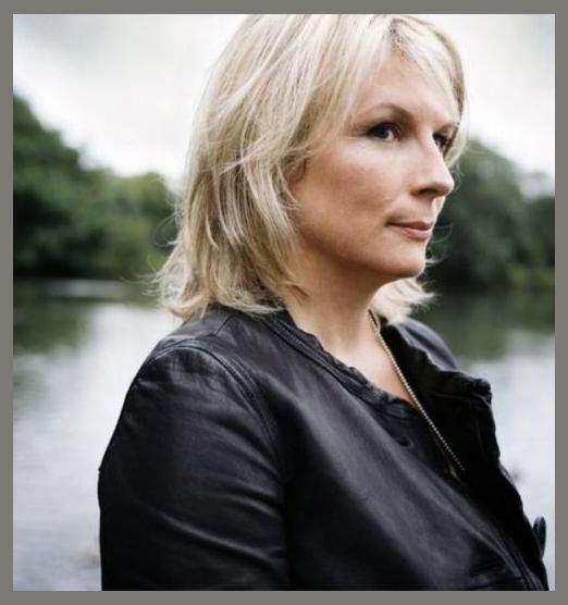 Jennifer Saunders photo 1