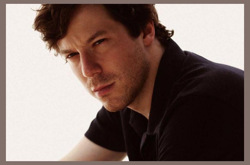 John Gallagher Jr photo 1