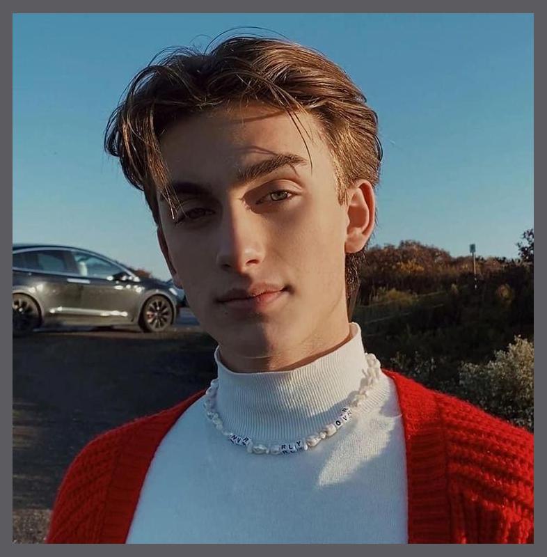 Johnny Orlando photo 1