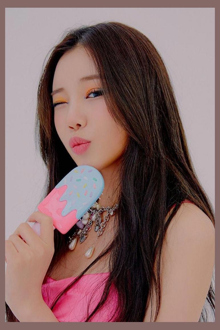 JooE (MOMOLAND) photo 1