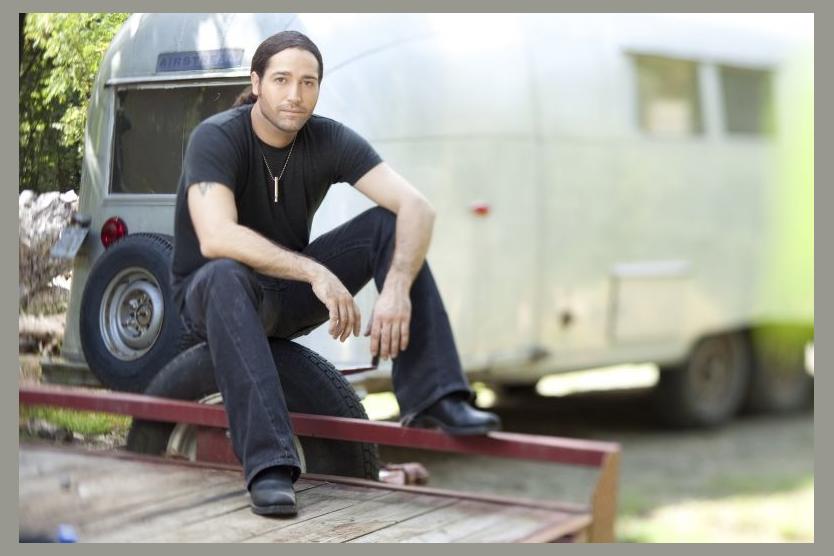 Josh Thompson photo 1