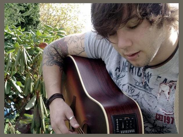 Josh Royse photo 1
