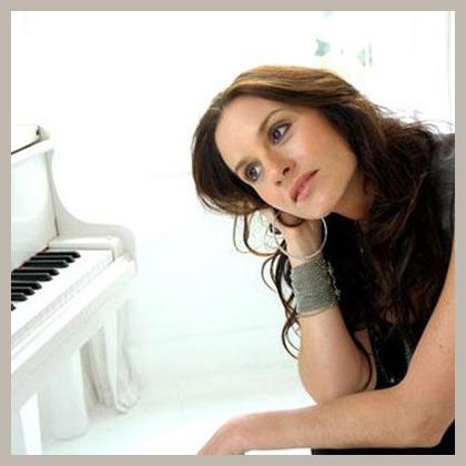 Kara DioGuardi photo 1