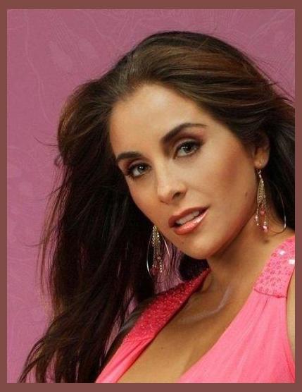 Karyme Lozano photo 1