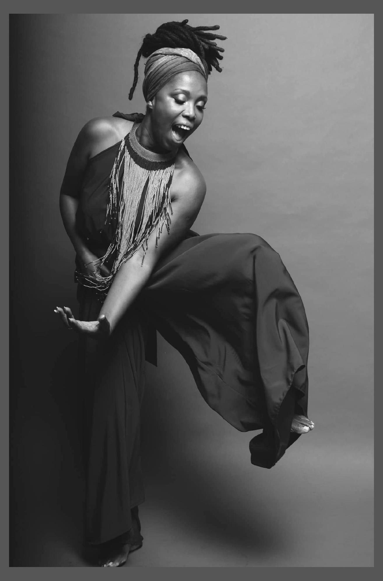 Karyna Gomes photo 1