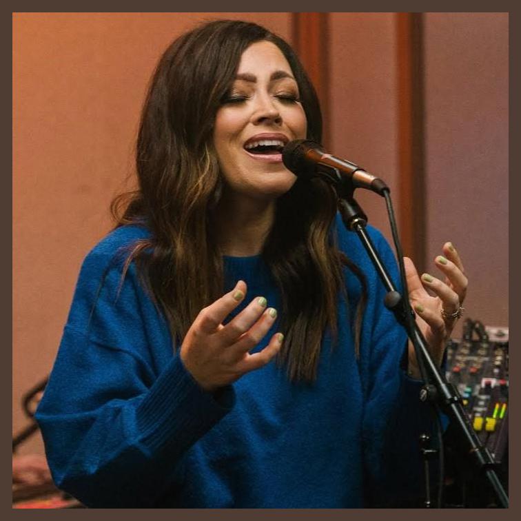 Kari Jobe photo 1