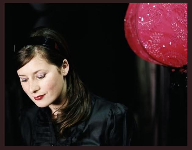 Kate Walsh photo 1