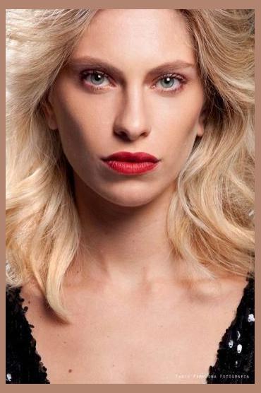 Lana Rodes photo 1