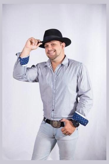 Leandro Leon photo 1