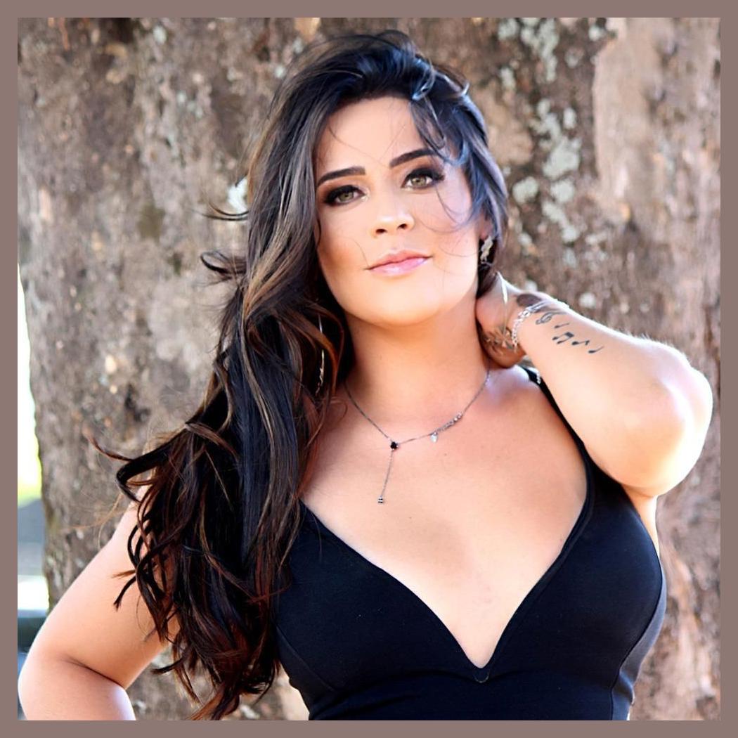 Letícia Coimbra photo 1