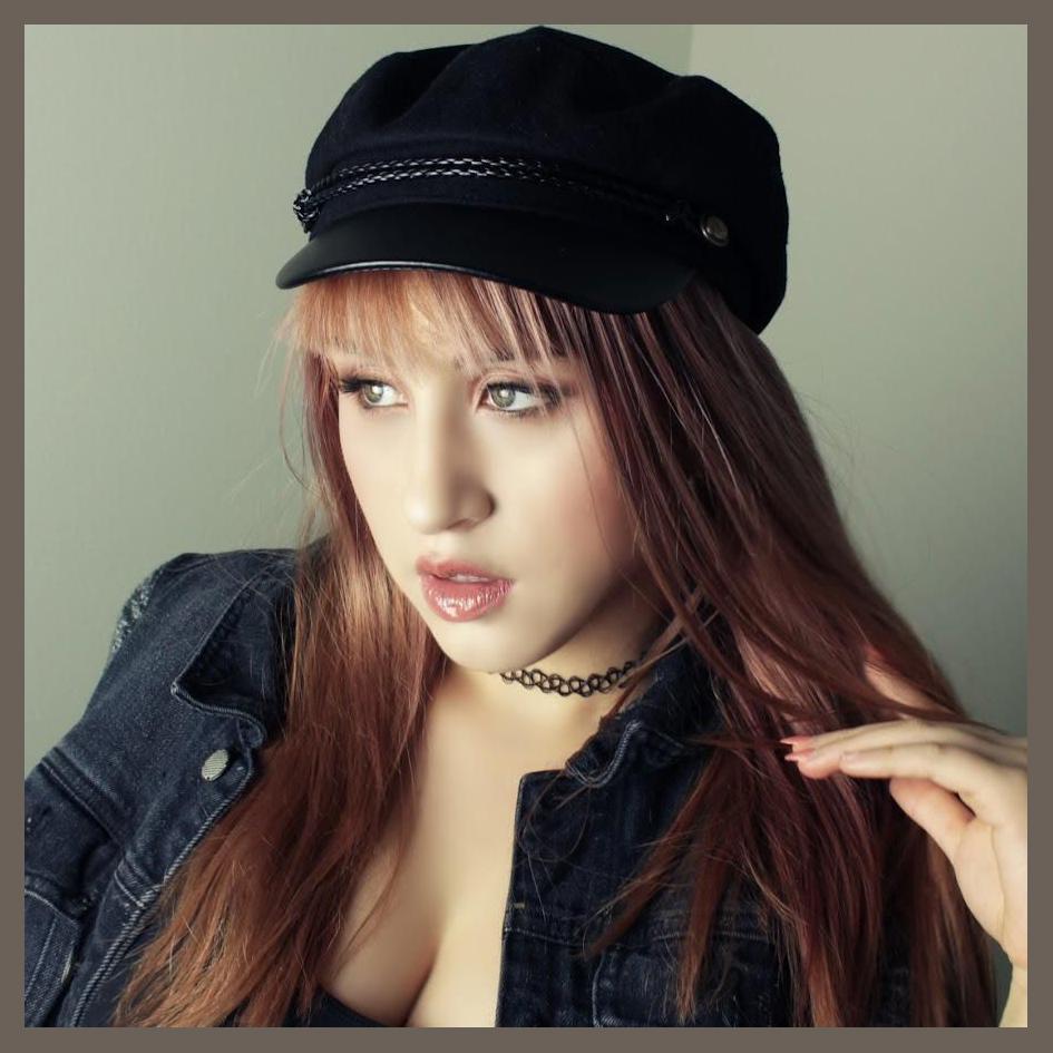 Lollia photo 1