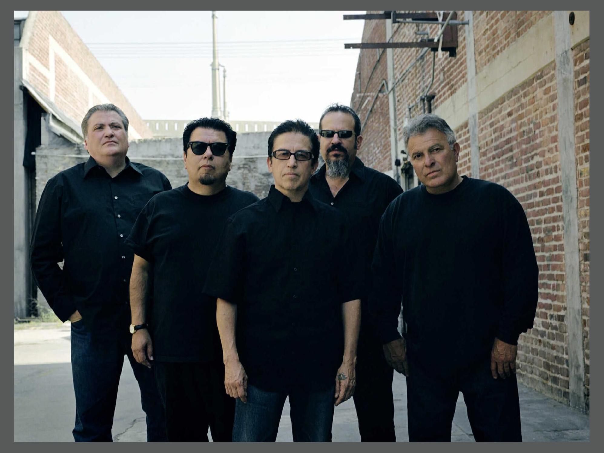 Los Lobos photo 1