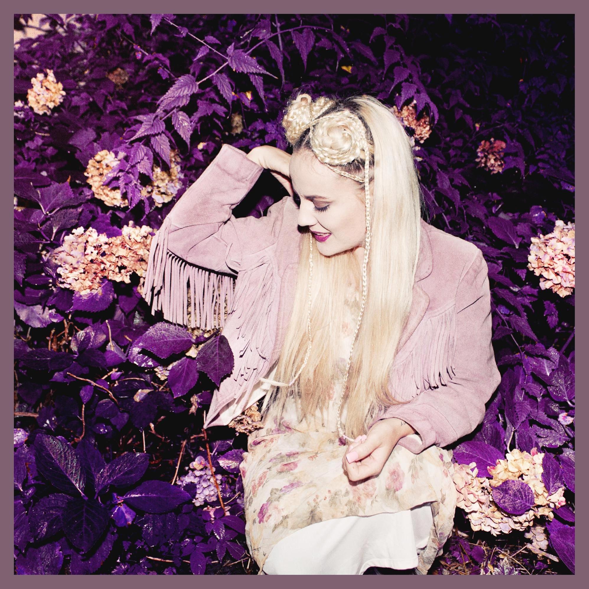 Maja Francis photo 1