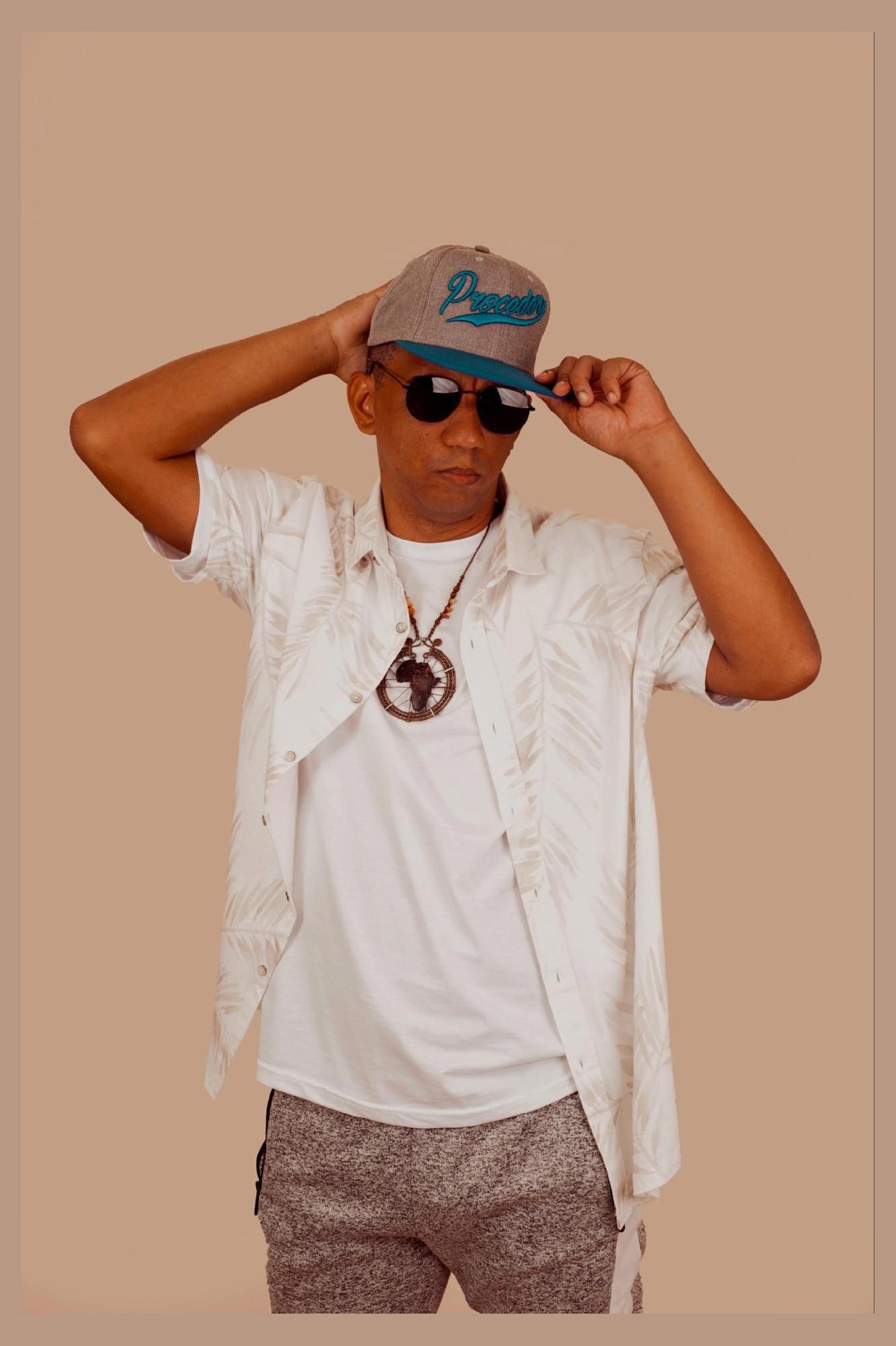 Mano Teko photo 1