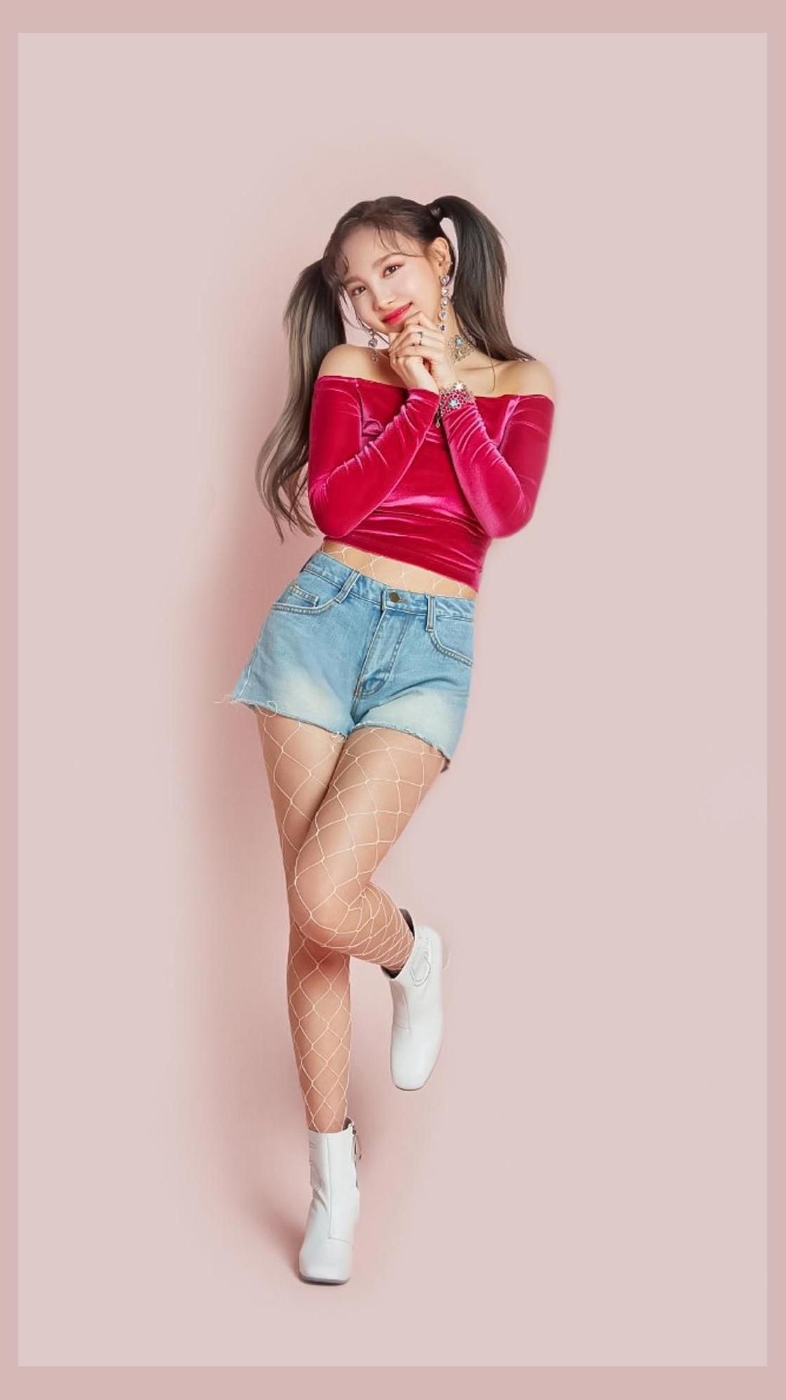 NAYEON photo 1