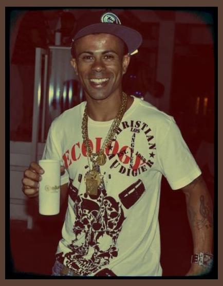 Neguinho Do Caxeta photo 1
