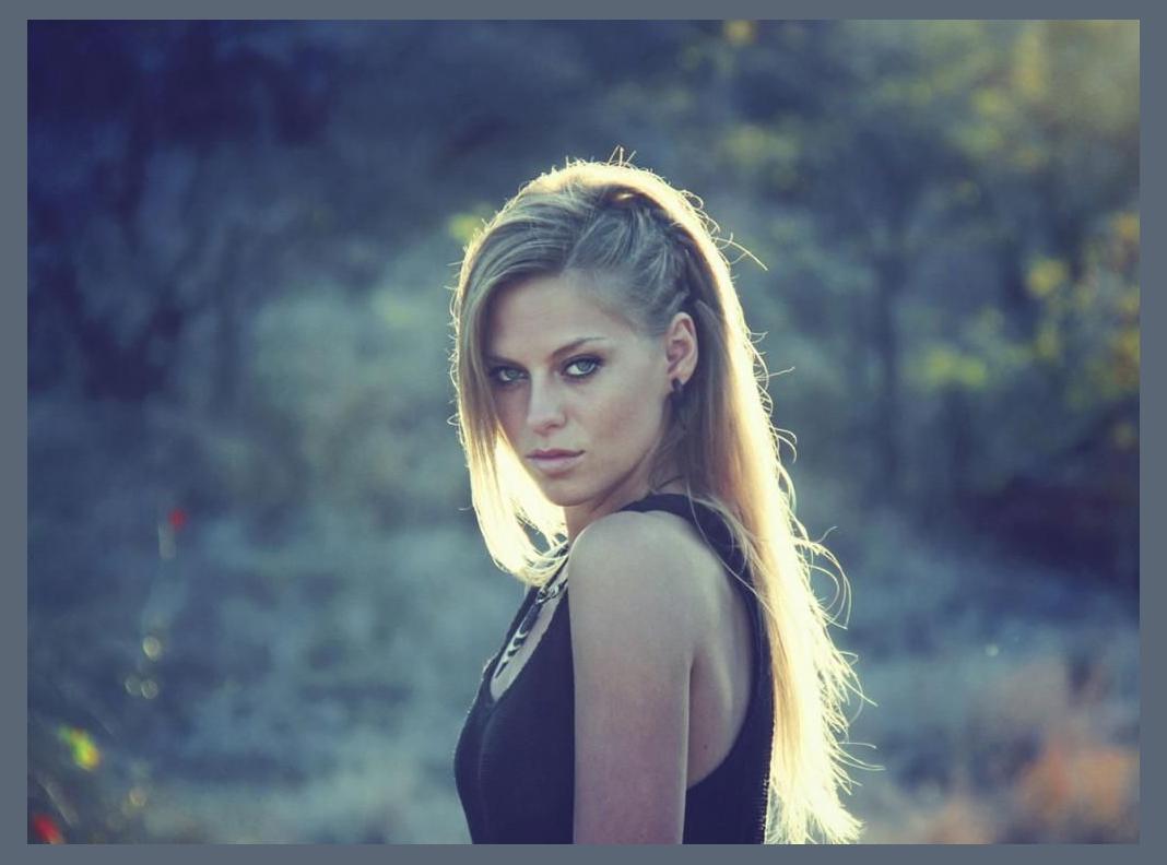 Nora en Pure photo 1