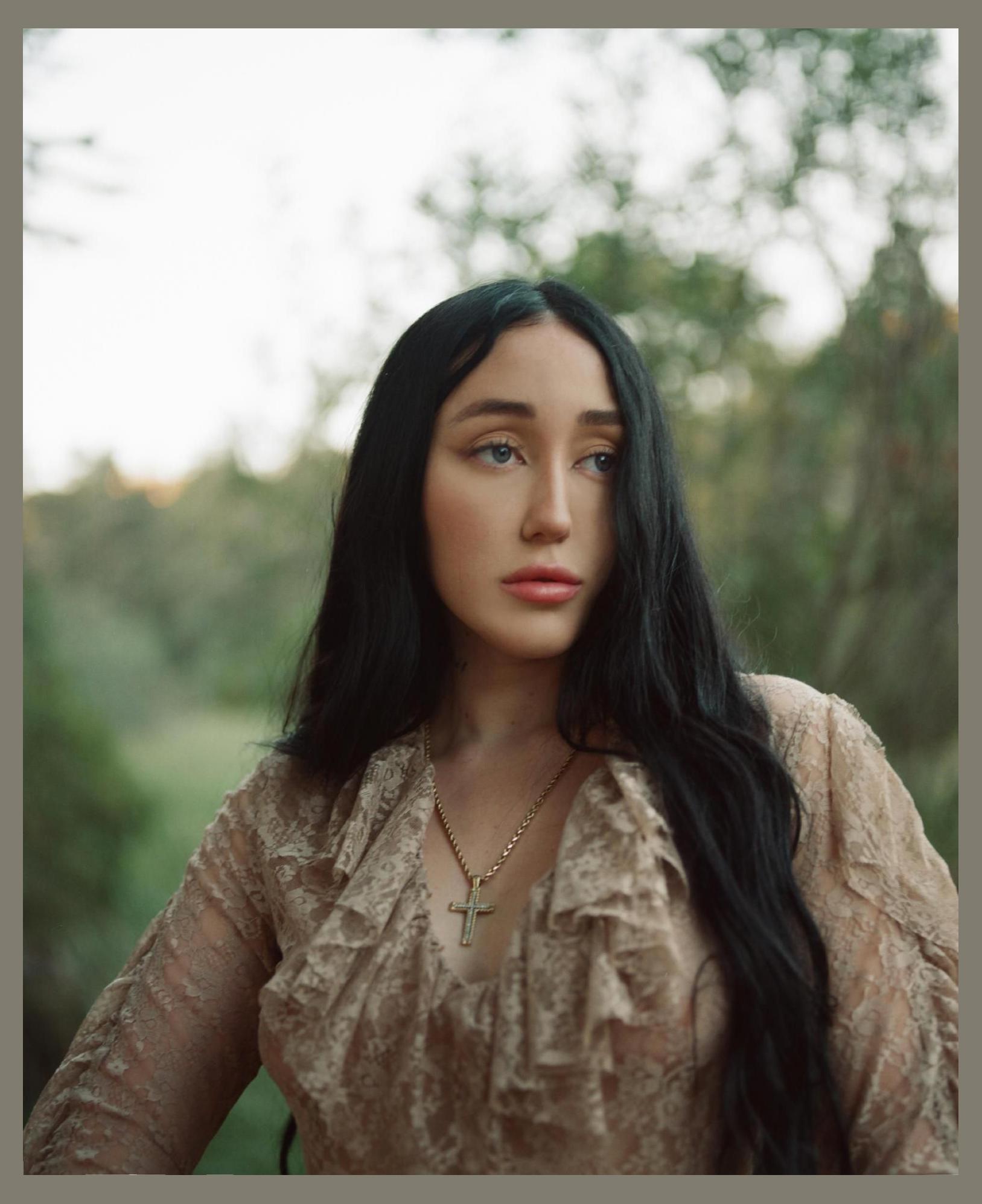 Noah Cyrus photo 1