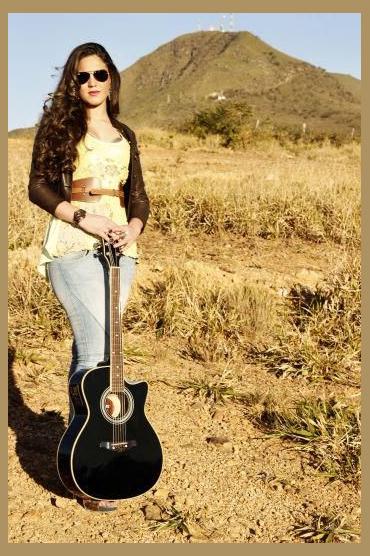 Paola Karime photo 1