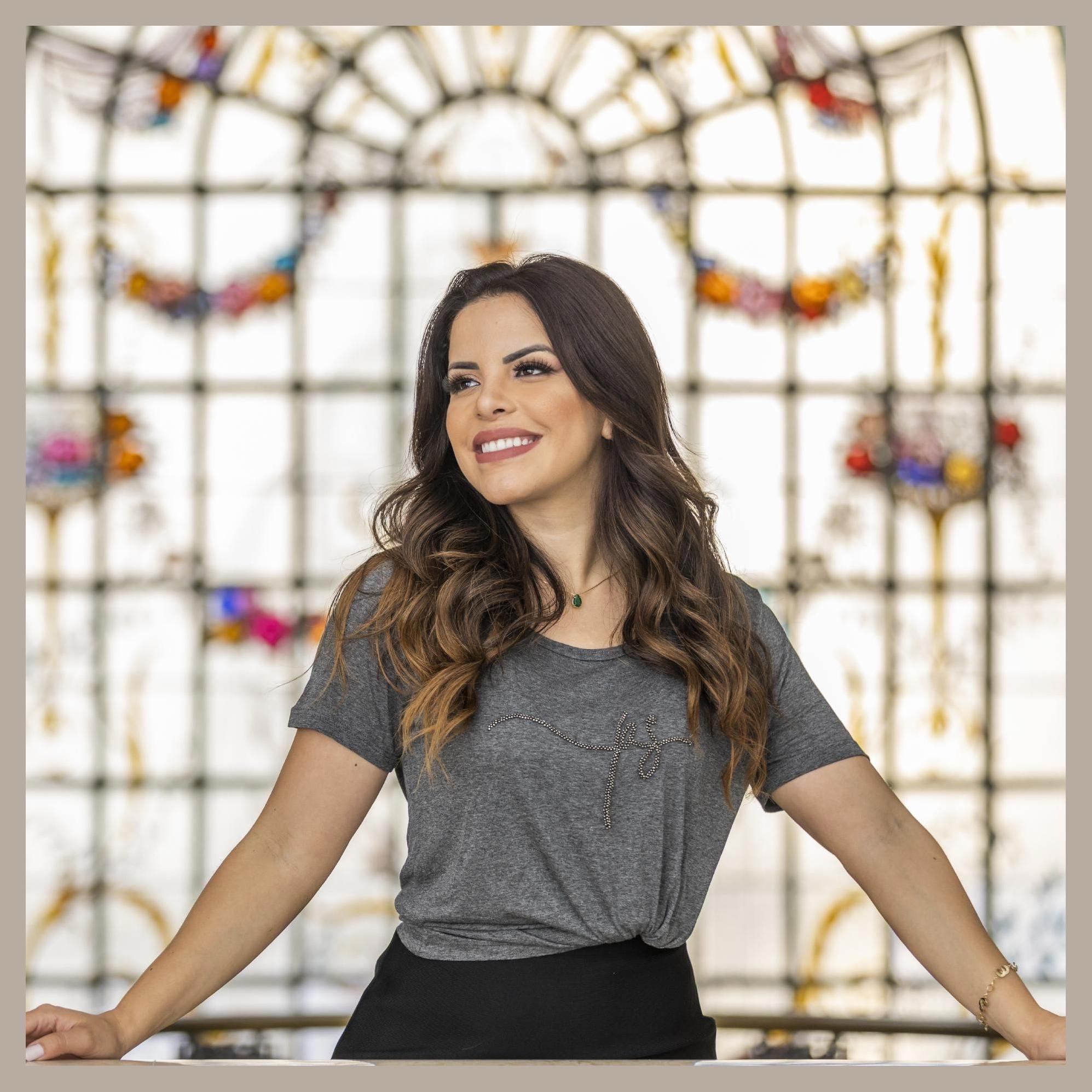 Paola Santana photo 1