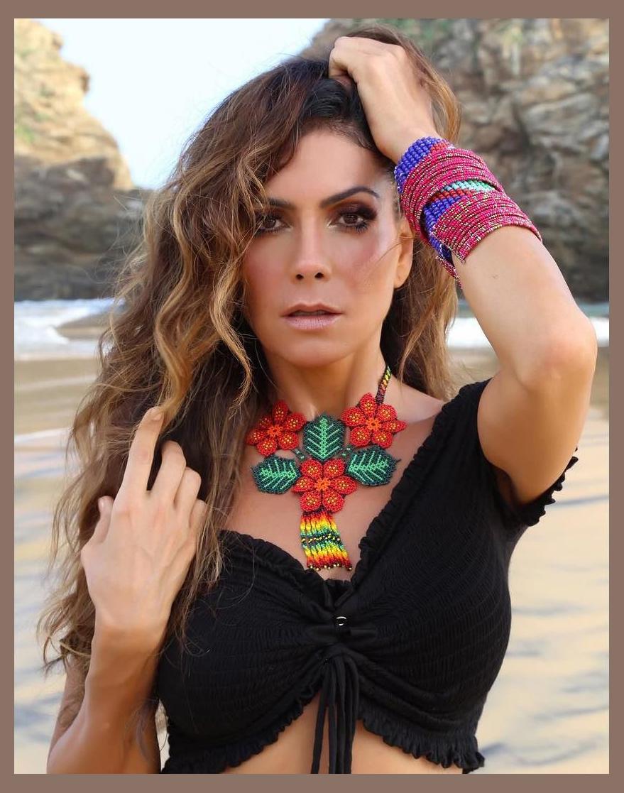 Patricia Manterola photo 1