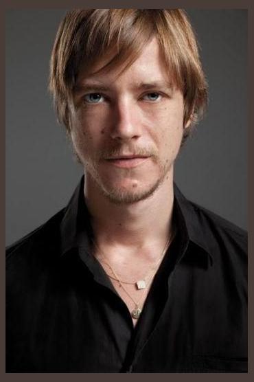 Paul Banks photo 1