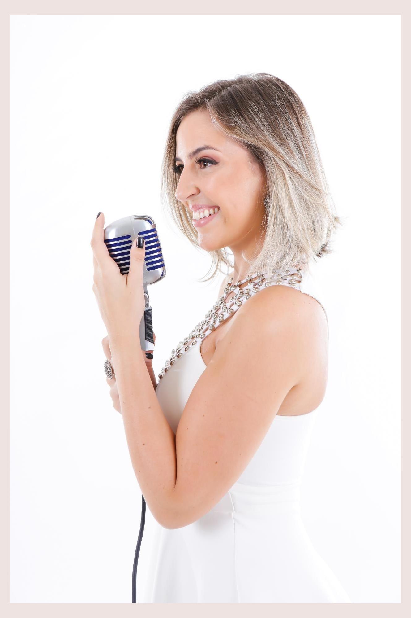 Paty Fernandes photo 1