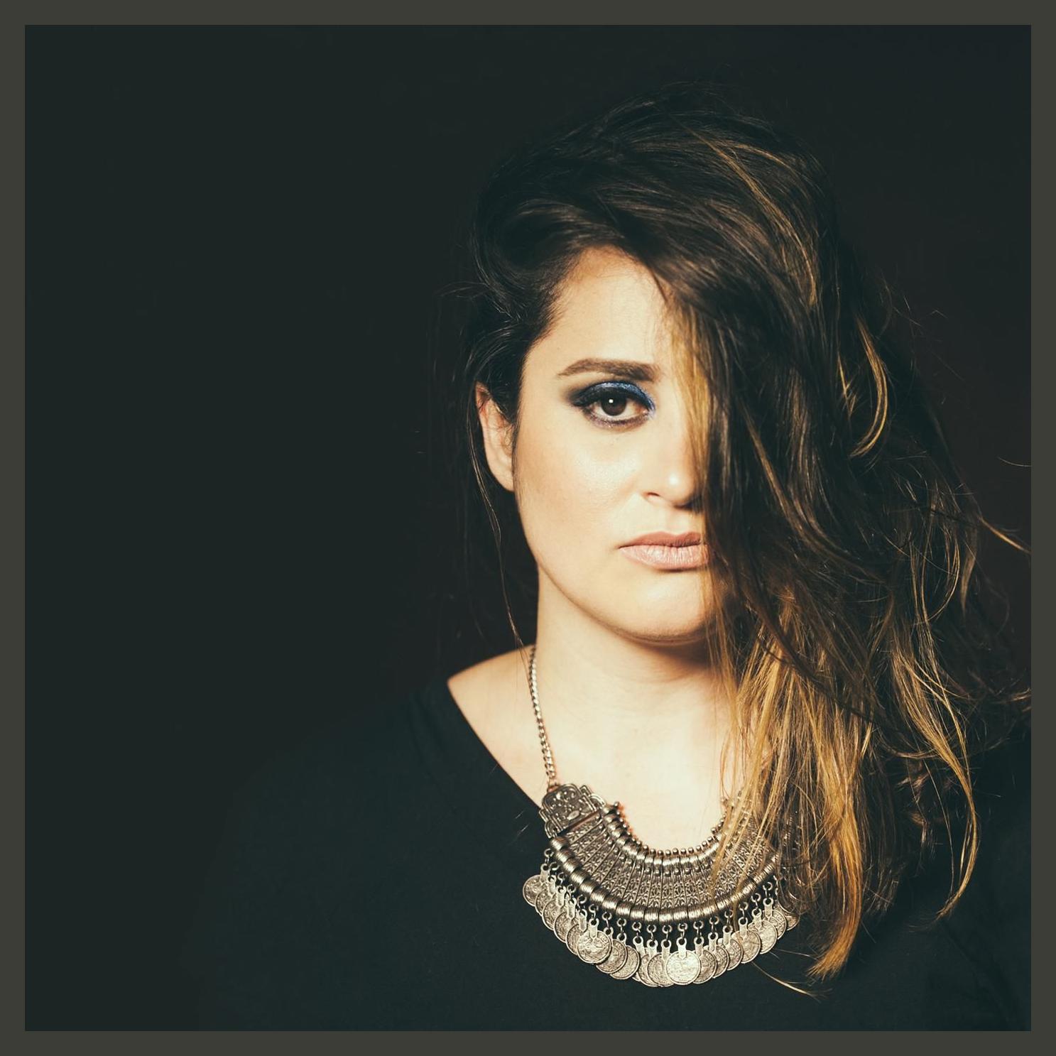 Paula Oliveira photo 1