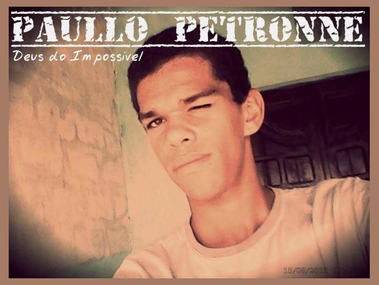 Paullo Petronne photo 1