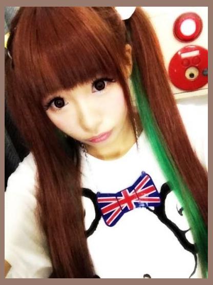 Pikarin Shiina photo 1
