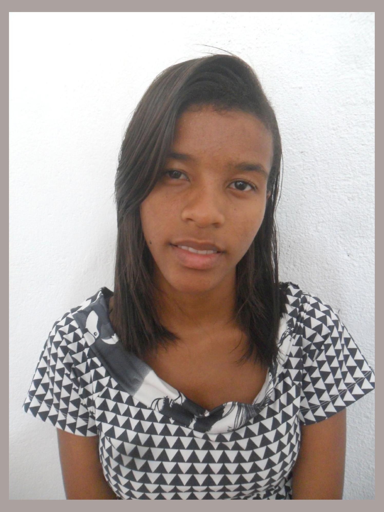 Poliana Santos photo 1
