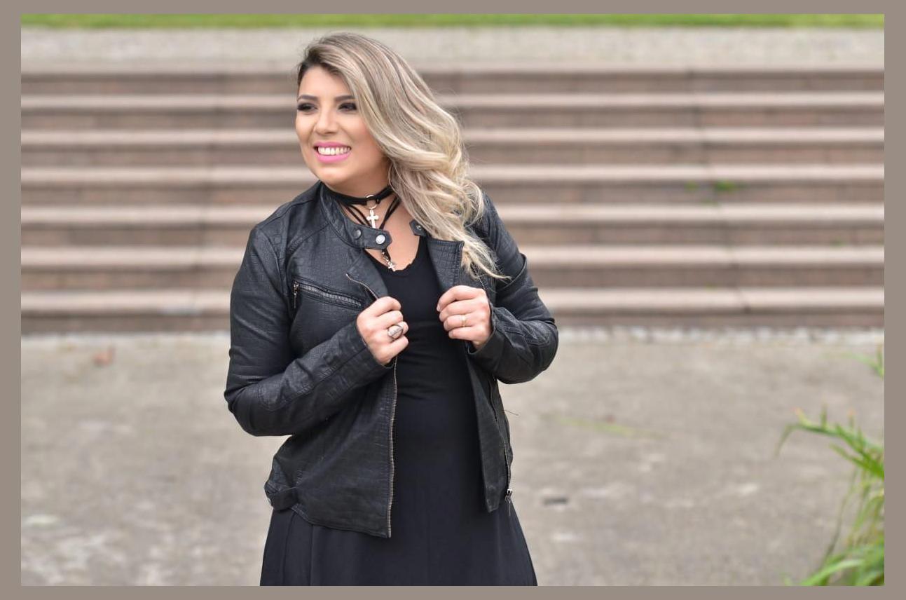 Priscila Bueno photo 1