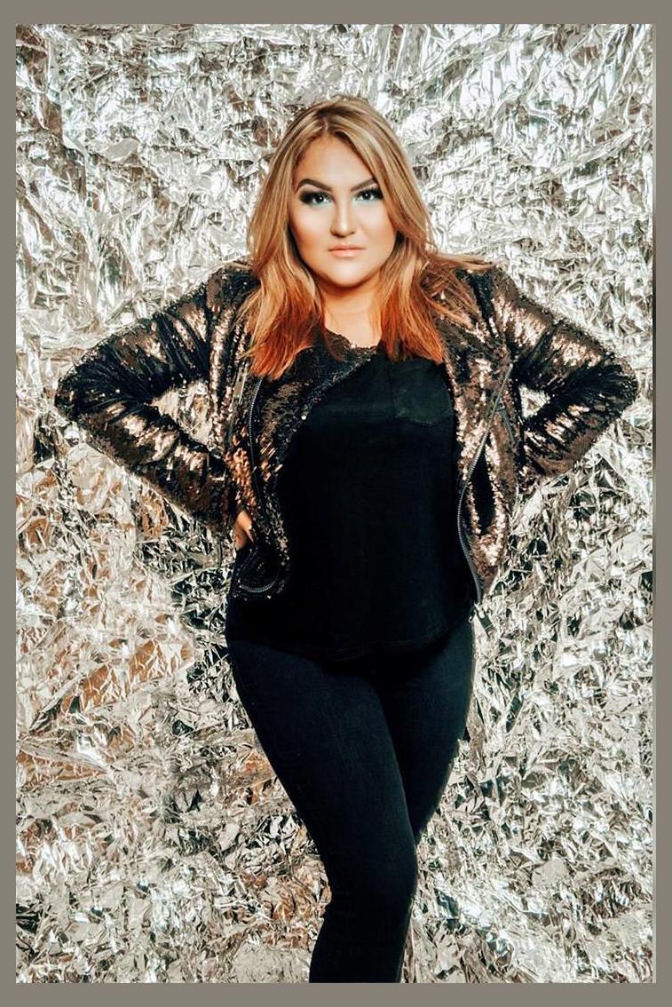 Rebeca Lindsay photo 1