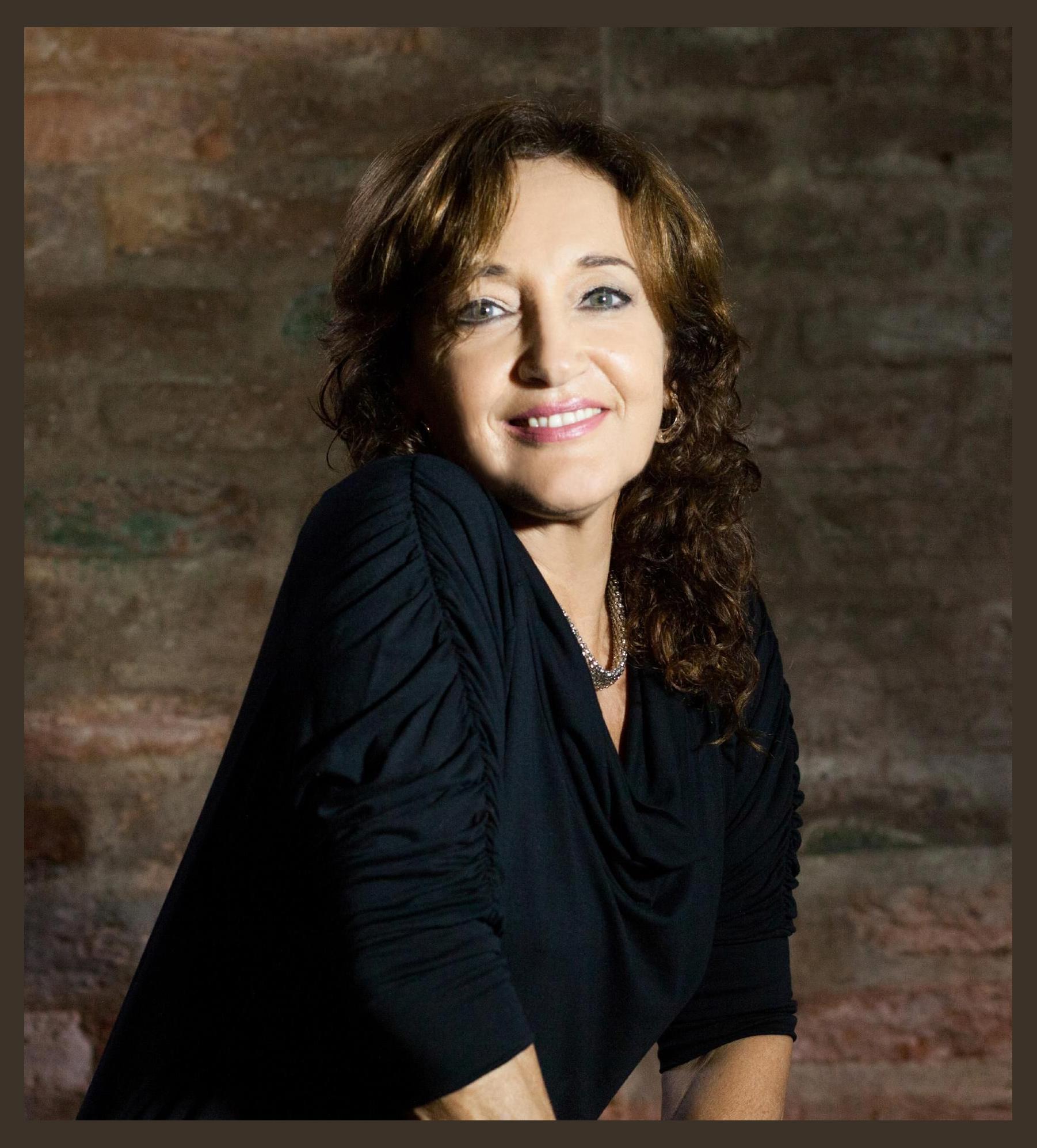 Regina Dias photo 1
