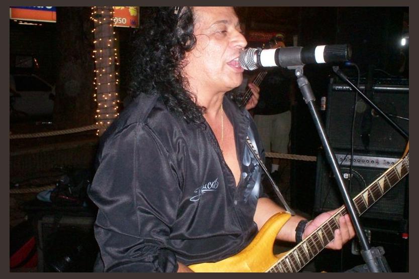 Renato Santa Cruz photo 1