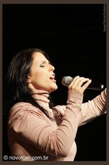 Riane Junqueira photo 1