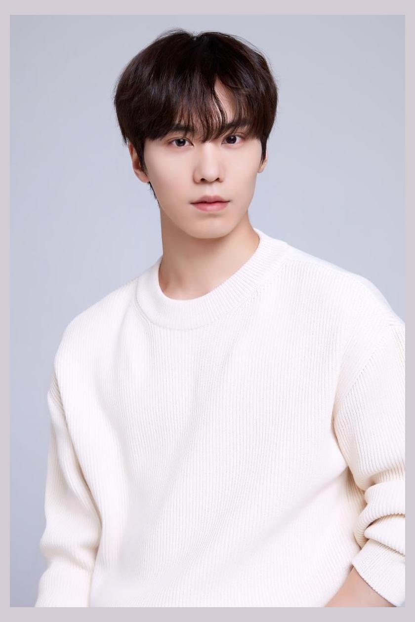 Rocky (ASTRO) photo 1