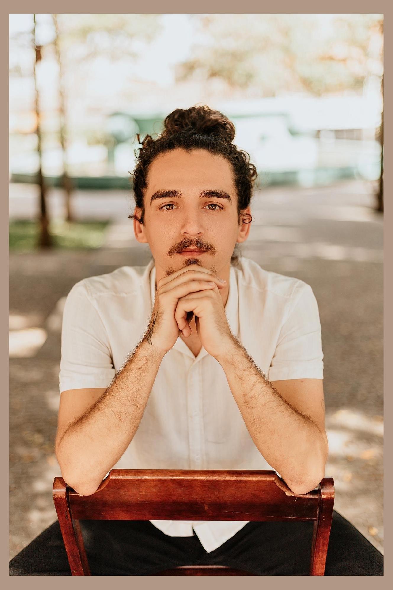 Sam Oliver photo 1