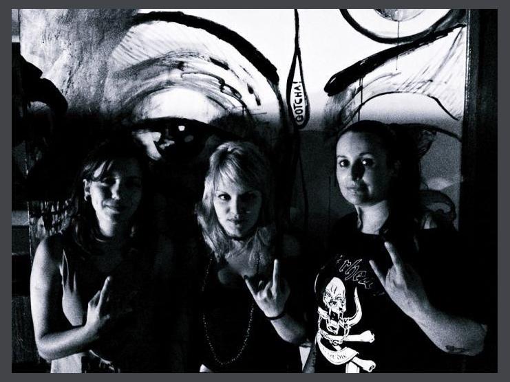 She Hoos Go photo 1