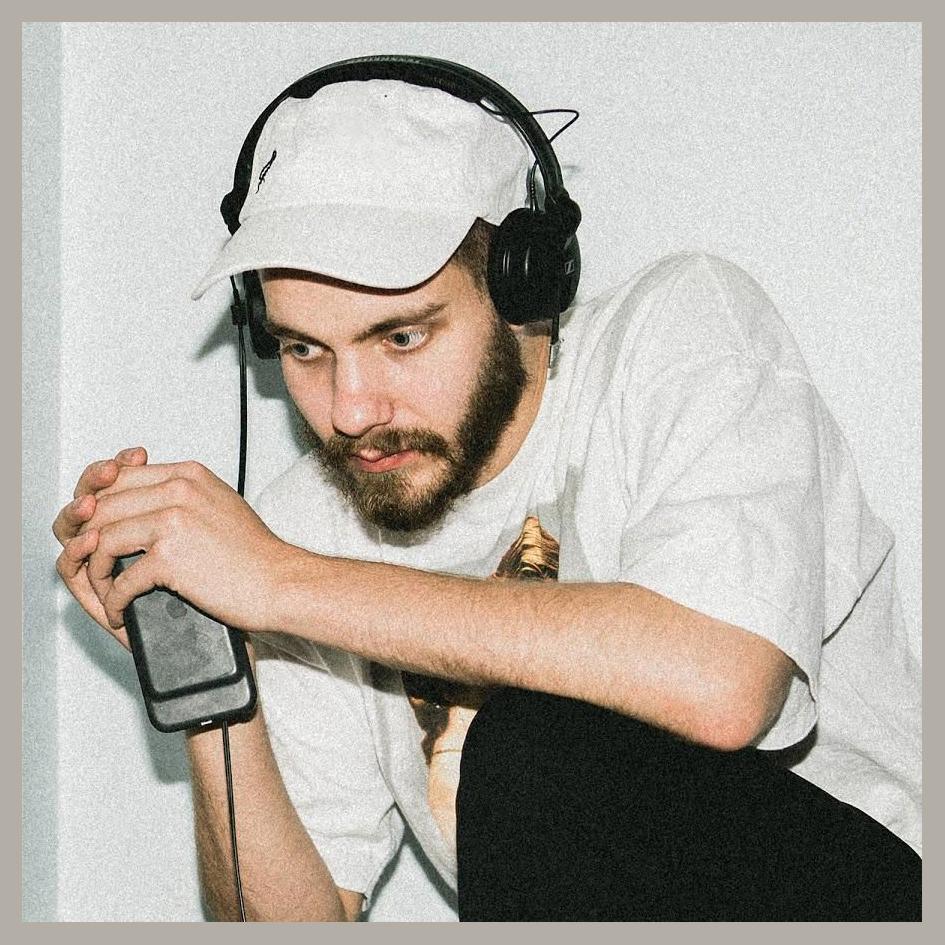 San Holo photo 1