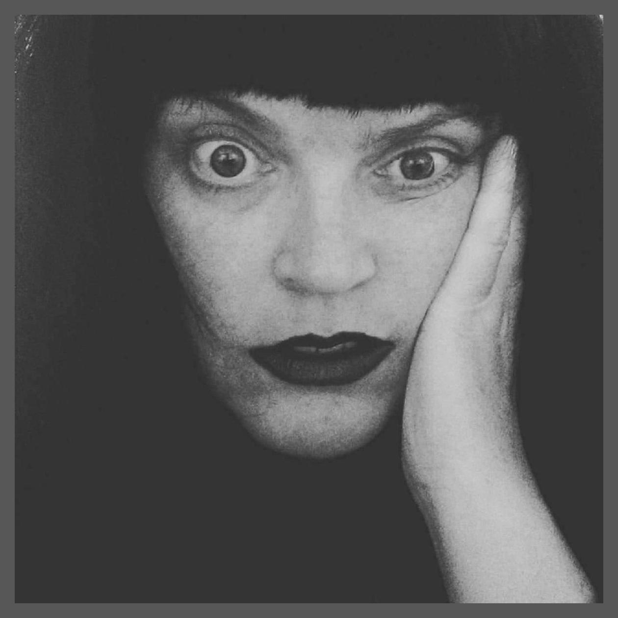 Tara Vanflower photo 1