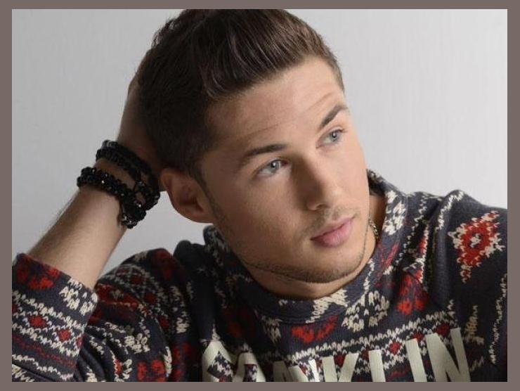 Taylor Jones photo 1