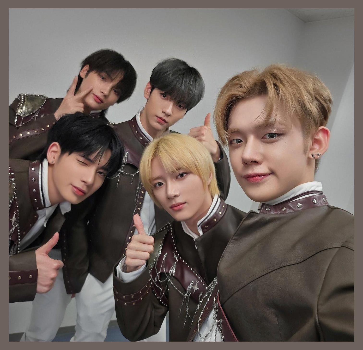 TOMORROW X TOGETHER photo 1